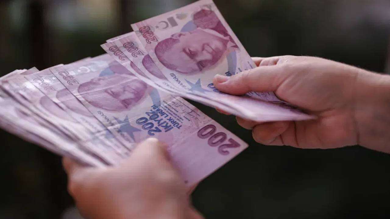 SGK Uzmanı Dilek Ete tarihi resmen açıkladı: Emekli maaşlarına ek zam geliyor! 9